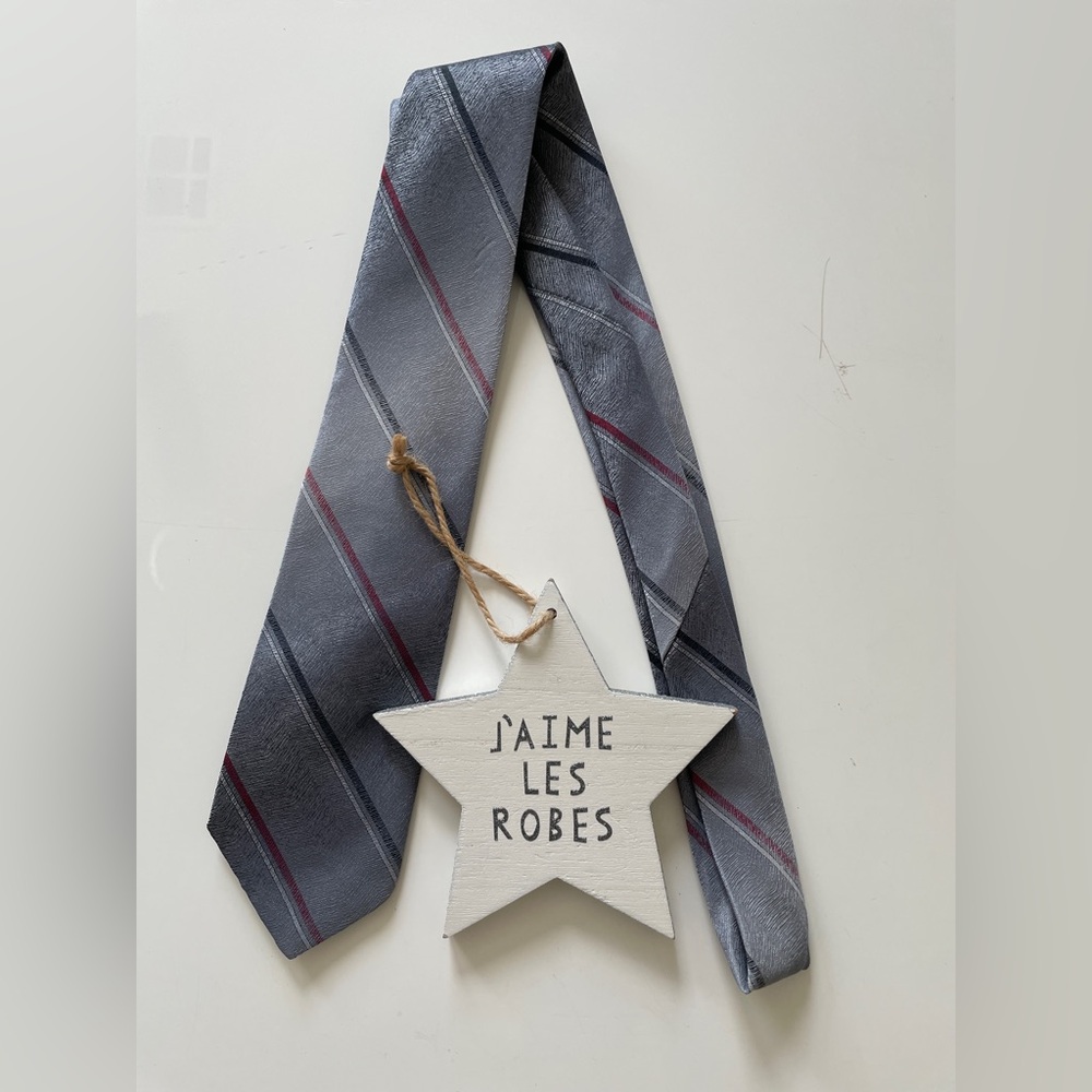 JONATHAN PETERS Vintage Shimmery Silver Striped Men's Tie